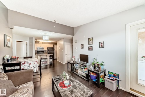 422 12838 65 Street, Edmonton, AB - Indoor Photo Showing Living Room