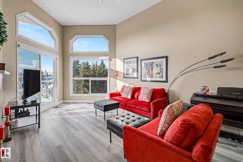 411 65 Gervais Road, St. Albert, AB - Indoor Photo Showing Living Room