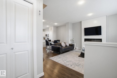 1170 Rosenthal Boulevard, Edmonton, AB - Indoor Photo Showing Other Room