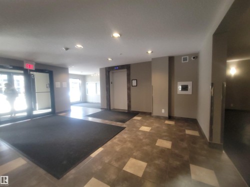 435 5515 7 Avenue, Edmonton, AB - Indoor Photo Showing Other Room