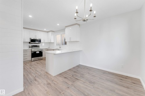 14511 21 St., Edmonton, AB - Indoor Photo Showing Kitchen