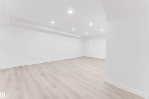 14511 21 St., Edmonton, AB - Indoor Photo Showing Other Room