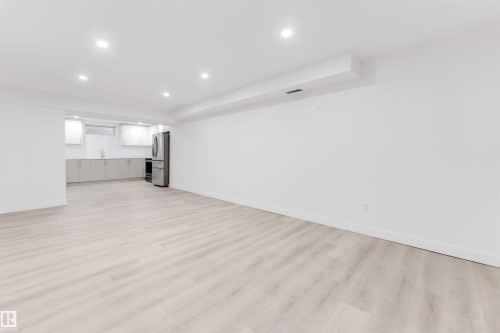 14511 21 St., Edmonton, AB - Indoor Photo Showing Other Room