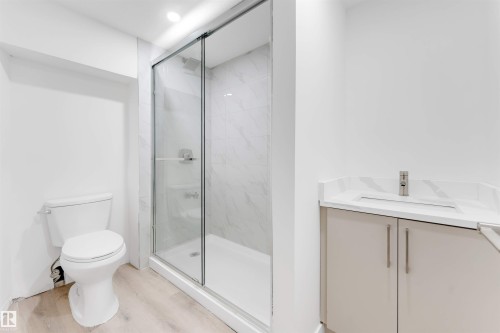 14511 21 St., Edmonton, AB - Indoor Photo Showing Bathroom