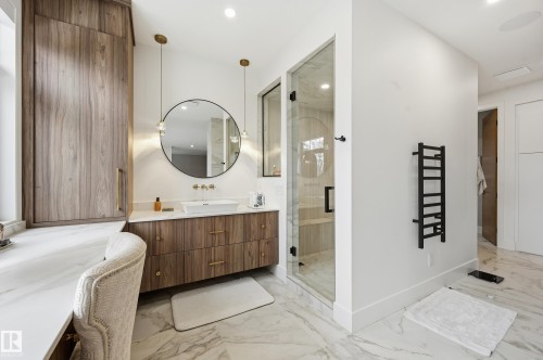 14312 92A Avenue, Edmonton, AB - Indoor Photo Showing Bathroom