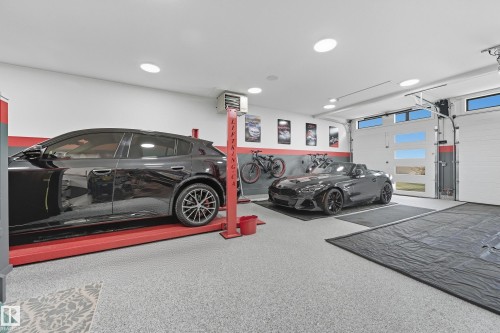 14312 92A Avenue, Edmonton, AB - Indoor Photo Showing Garage