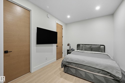 14312 92A Avenue, Edmonton, AB - Indoor Photo Showing Bedroom
