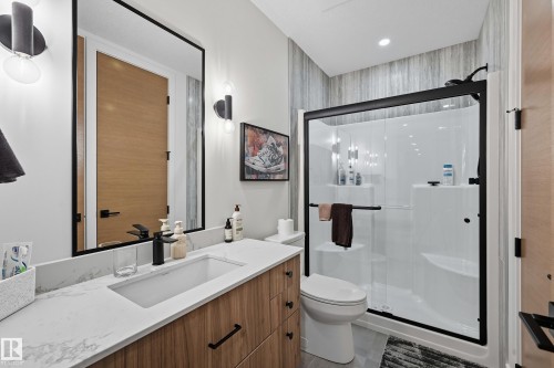 14312 92A Avenue, Edmonton, AB - Indoor Photo Showing Bathroom