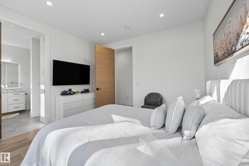 14312 92A Avenue, Edmonton, AB - Indoor Photo Showing Bedroom
