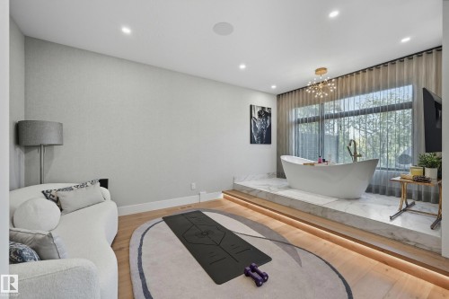 14312 92A Avenue, Edmonton, AB - Indoor Photo Showing Other Room