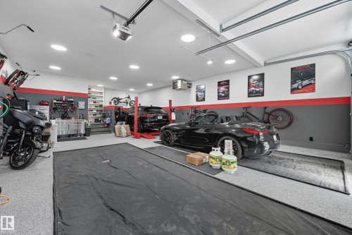 14312 92A Avenue, Edmonton, AB - Indoor Photo Showing Garage