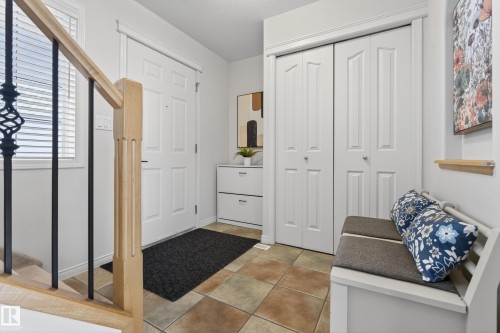 Entrance foyer - 1119 Rutherford Close, Edmonton, AB - Indoor Photo Showing Other Room