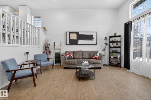 4503 149 Avenue, Edmonton, AB - Indoor Photo Showing Living Room