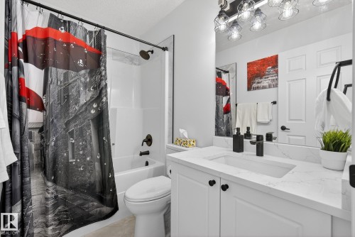 4503 149 Avenue, Edmonton, AB - Indoor Photo Showing Bathroom