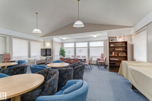 5 308 Jackson Road, Edmonton, AB - Indoor Photo Showing Living Room