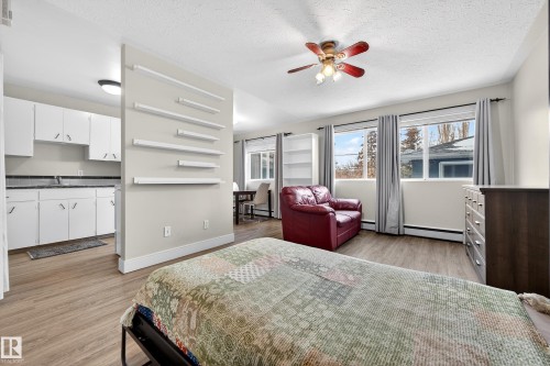 Edmonton, AB - Indoor Photo Showing Bedroom