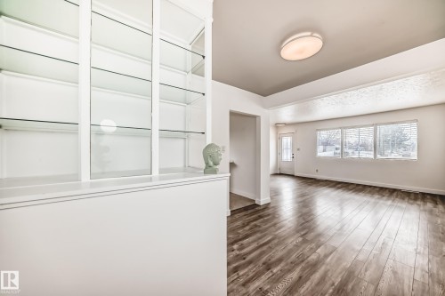 12824 134 Avenue, Edmonton, AB - Indoor Photo Showing Other Room