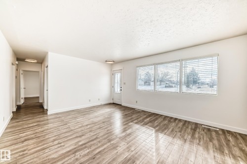12824 134 Avenue, Edmonton, AB - Indoor Photo Showing Other Room