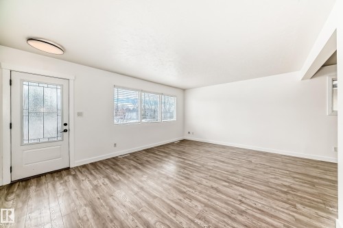 12824 134 Avenue, Edmonton, AB - Indoor Photo Showing Other Room