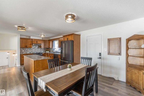 104 Oak Drive, Wetaskiwin, AB - Indoor Photo Showing Dining Room