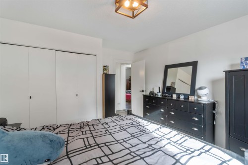 104 Oak Drive, Wetaskiwin, AB - Indoor Photo Showing Bedroom