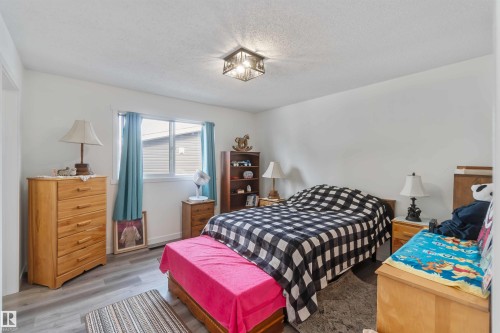 104 Oak Drive, Wetaskiwin, AB - Indoor Photo Showing Bedroom