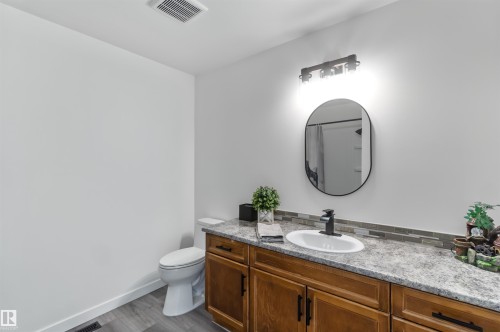 104 Oak Drive, Wetaskiwin, AB - Indoor Photo Showing Bathroom