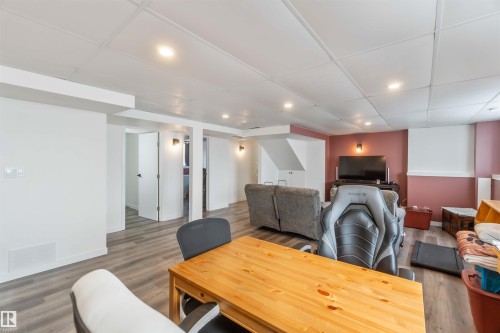 104 Oak Drive, Wetaskiwin, AB - Indoor