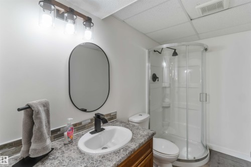 104 Oak Drive, Wetaskiwin, AB - Indoor Photo Showing Bathroom