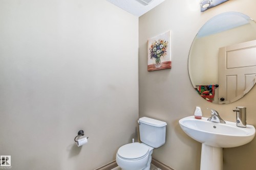 1204 Colonel Stone Avenue, Edmonton, AB - Indoor Photo Showing Bathroom