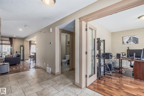 1204 Colonel Stone Avenue, Edmonton, AB - Indoor