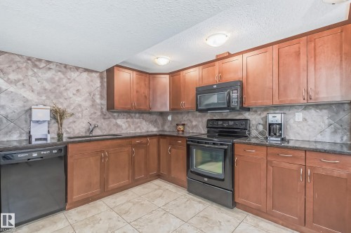 1204 Colonel Stone Avenue, Edmonton, AB - Indoor Photo Showing Kitchen