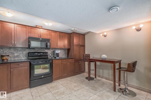 1204 Colonel Stone Avenue, Edmonton, AB - Indoor Photo Showing Kitchen