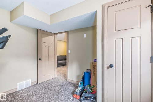 1204 Colonel Stone Avenue, Edmonton, AB - Indoor Photo Showing Other Room