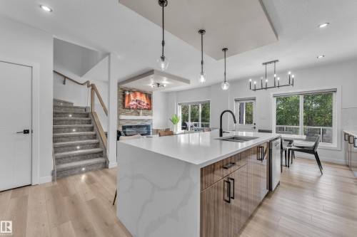 16115 34 Avenue, Edmonton, AB - Indoor Photo Showing Kitchen With Double Sink With Upgraded Kitchen
