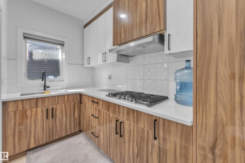 16115 34 Avenue, Edmonton, AB - Indoor Photo Showing Kitchen With Upgraded Kitchen