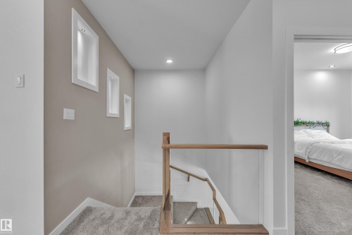 16115 34 Avenue, Edmonton, AB - Indoor Photo Showing Other Room