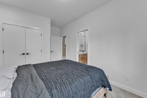 16115 34 Avenue, Edmonton, AB - Indoor Photo Showing Bedroom