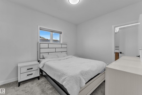 16115 34 Avenue, Edmonton, AB - Indoor Photo Showing Bedroom