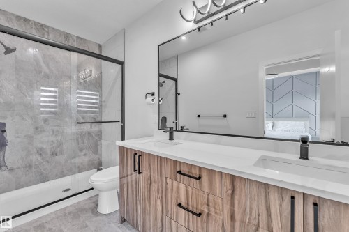 16115 34 Avenue, Edmonton, AB - Indoor Photo Showing Bathroom