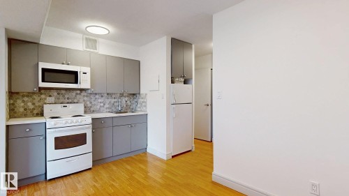 417 10160 114 Street, Edmonton, AB - Indoor Photo Showing Kitchen