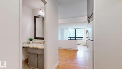 417 10160 114 Street, Edmonton, AB - Indoor