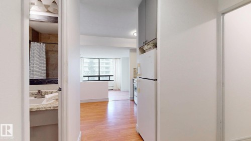 417 10160 114 Street, Edmonton, AB - Indoor Photo Showing Other Room