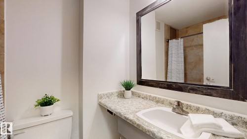 417 10160 114 Street, Edmonton, AB - Indoor Photo Showing Bathroom