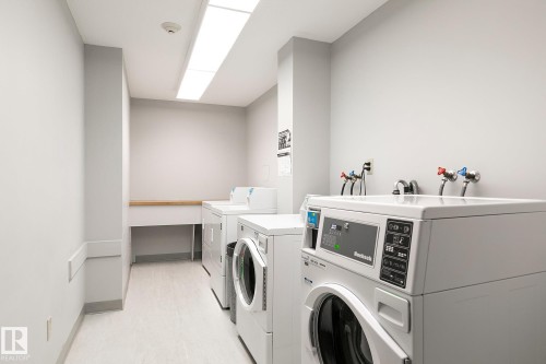 417 10160 114 Street, Edmonton, AB - Indoor Photo Showing Laundry Room
