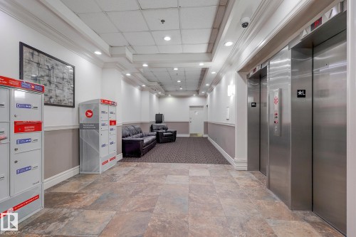 417 10160 114 Street, Edmonton, AB - Indoor