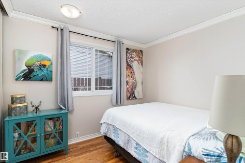 3536 12A Ave, Edmonton, AB - Indoor Photo Showing Bedroom