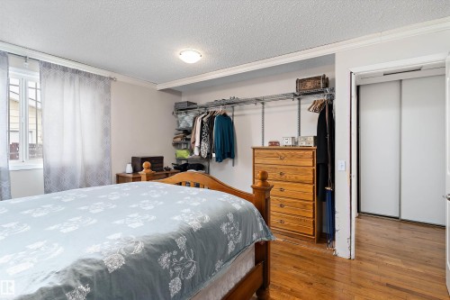3536 12A Ave, Edmonton, AB - Indoor Photo Showing Bedroom