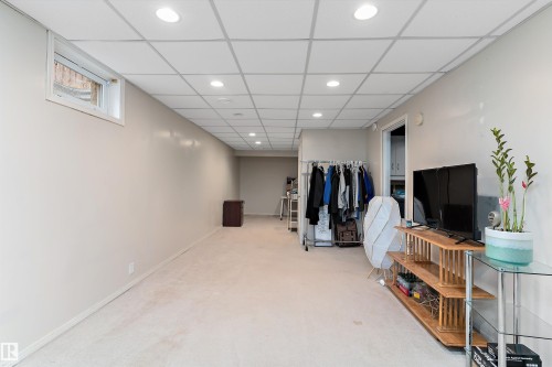 3536 12A Ave, Edmonton, AB - Indoor Photo Showing Other Room