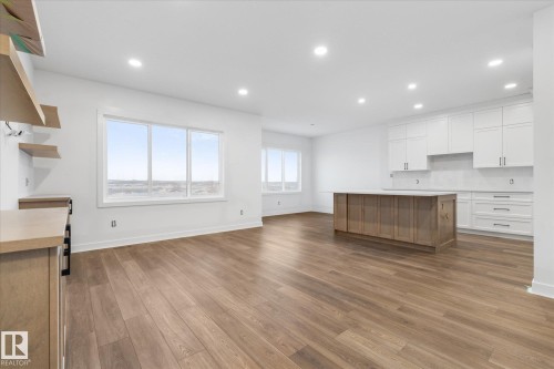 43 Darby Crescent, Spruce Grove, AB - Indoor Photo Showing Kitchen